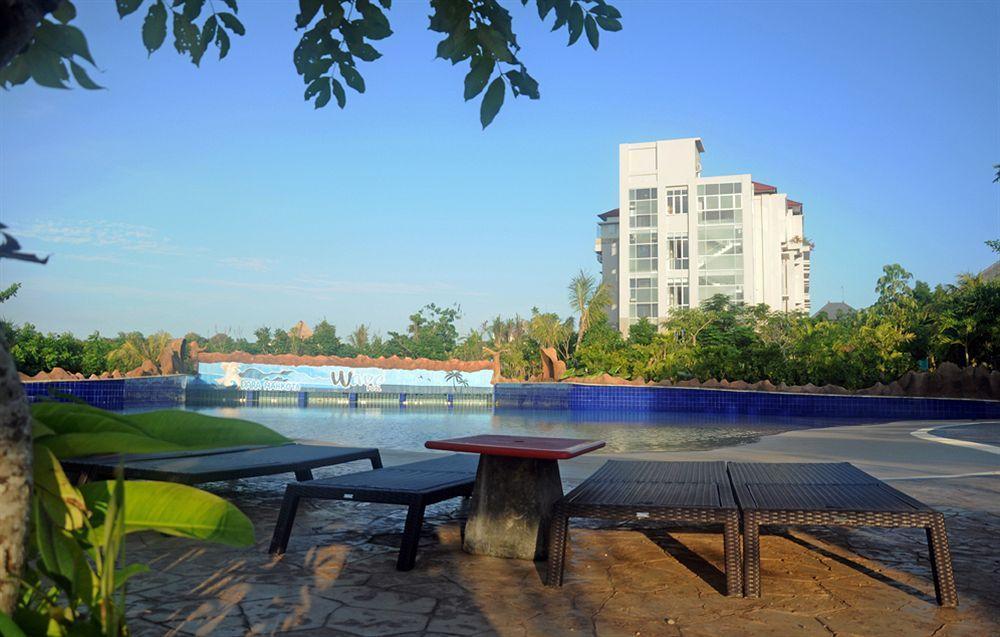 Lorin New Kuta Hotel Pecatu Buitenkant foto