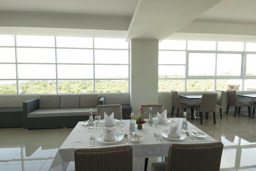 Lorin New Kuta Hotel Pecatu Buitenkant foto