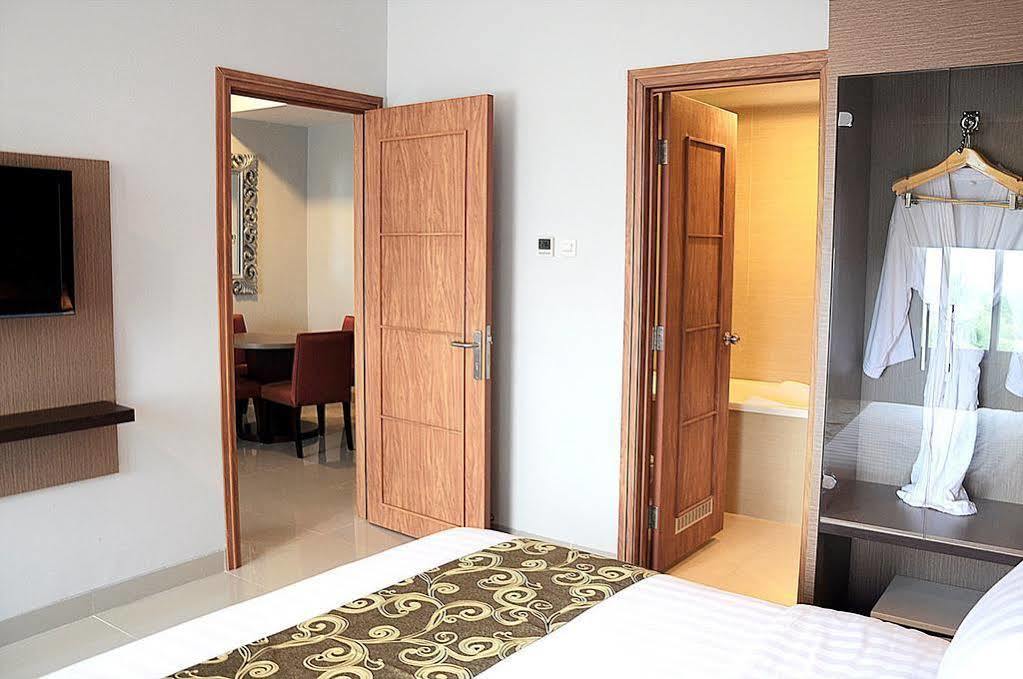 Lorin New Kuta Hotel Pecatu Buitenkant foto
