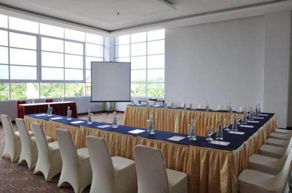 Lorin New Kuta Hotel Pecatu Buitenkant foto